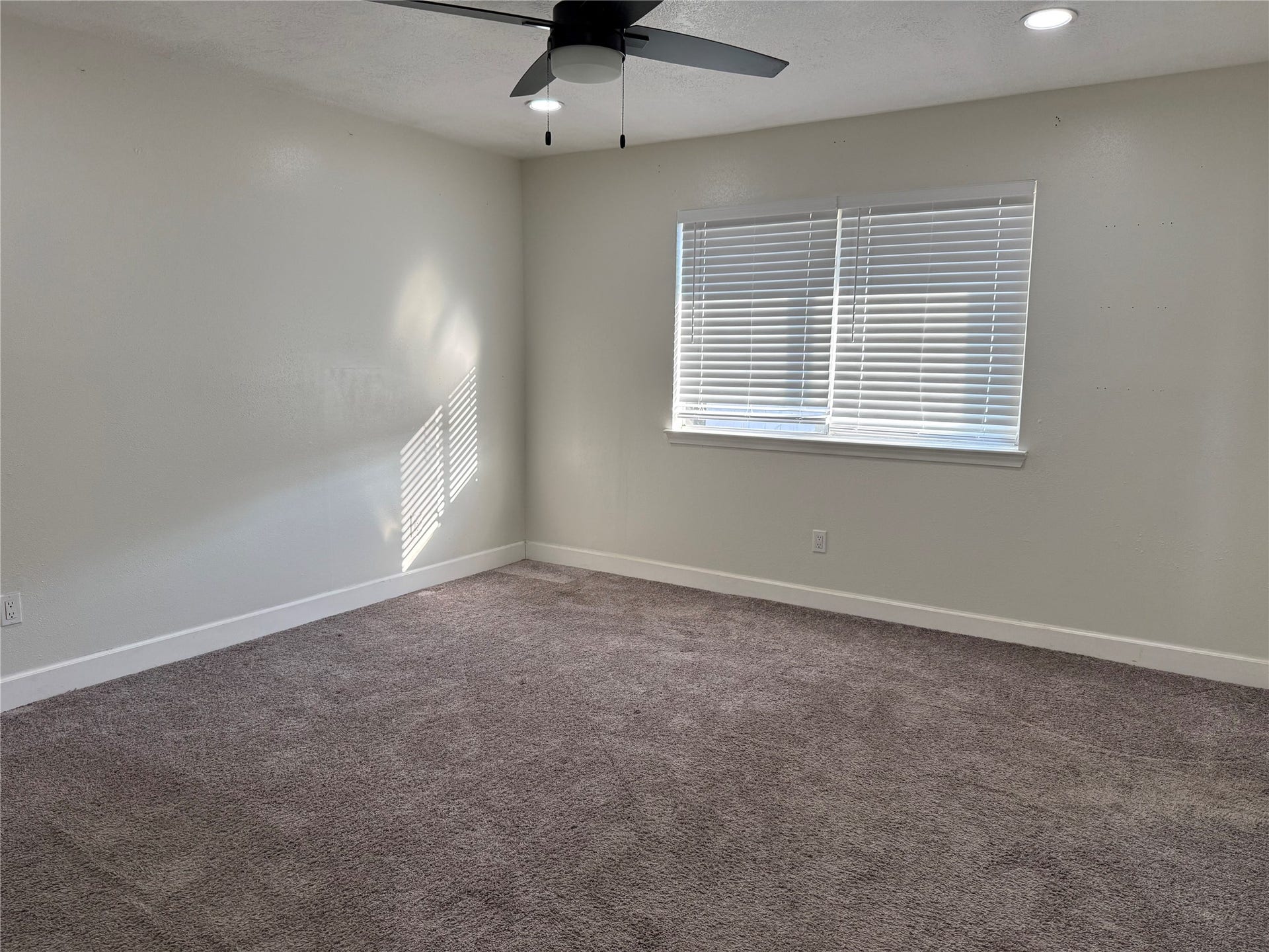 10840 E Idlewood Drive, La Porte, TX 77571 Master Bedroom