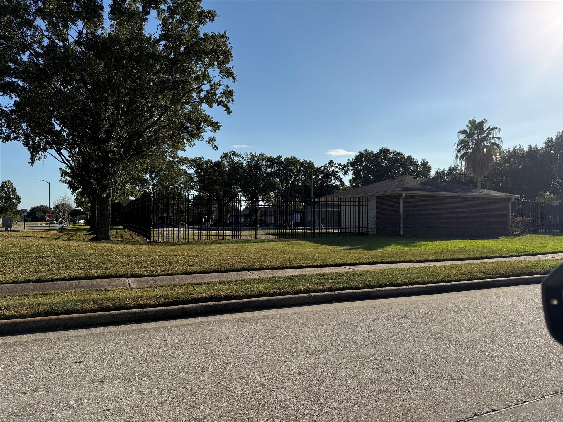 10840 E Idlewood Drive, La Porte, TX 77571 Community Pool