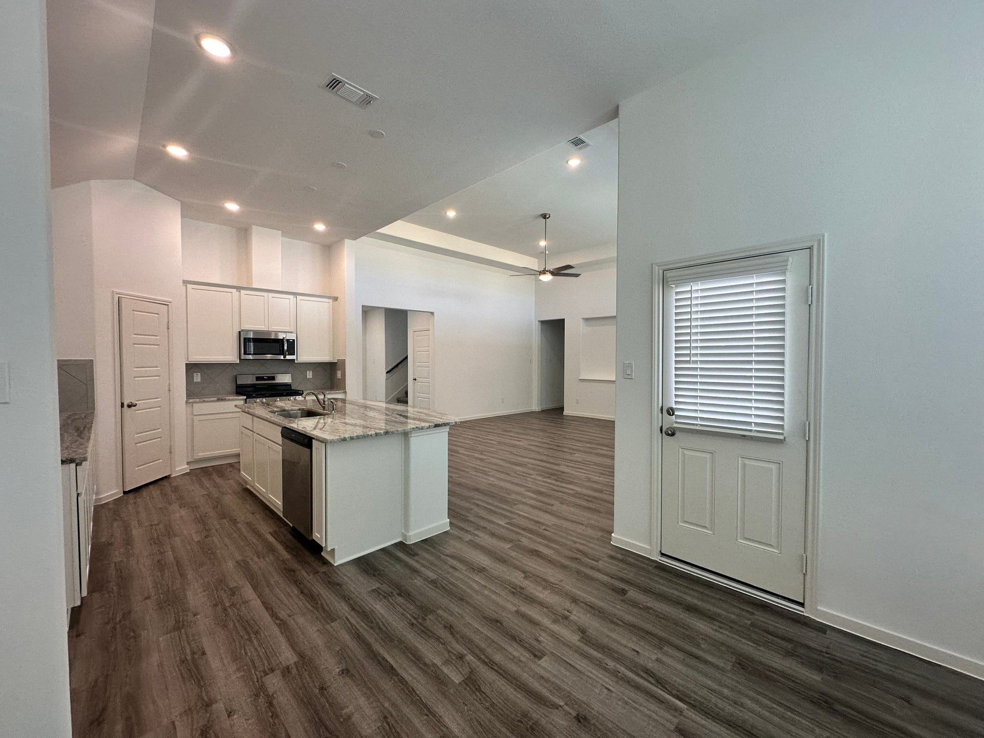 2506 Caspian Creek Lane, Iowa Colony, TX 77583