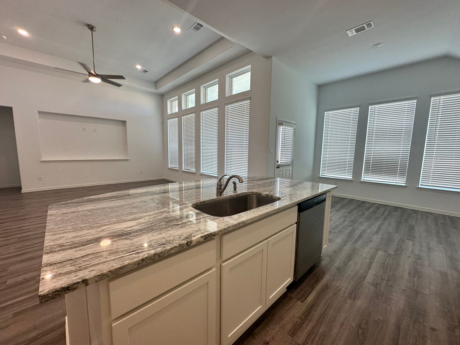2506 Caspian Creek Lane, Iowa Colony, TX 77583