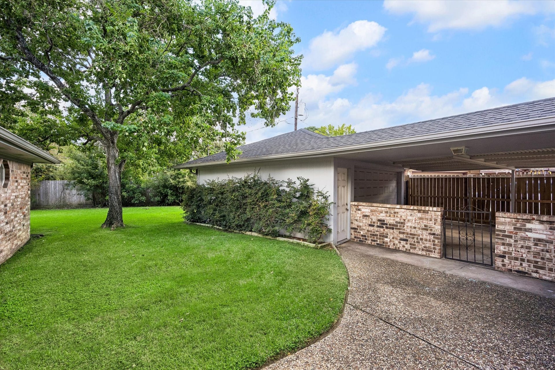 2444 Brookmere Drive, Houston, TX 77008 2444 Brookmere Drive, Houston, TX 77008