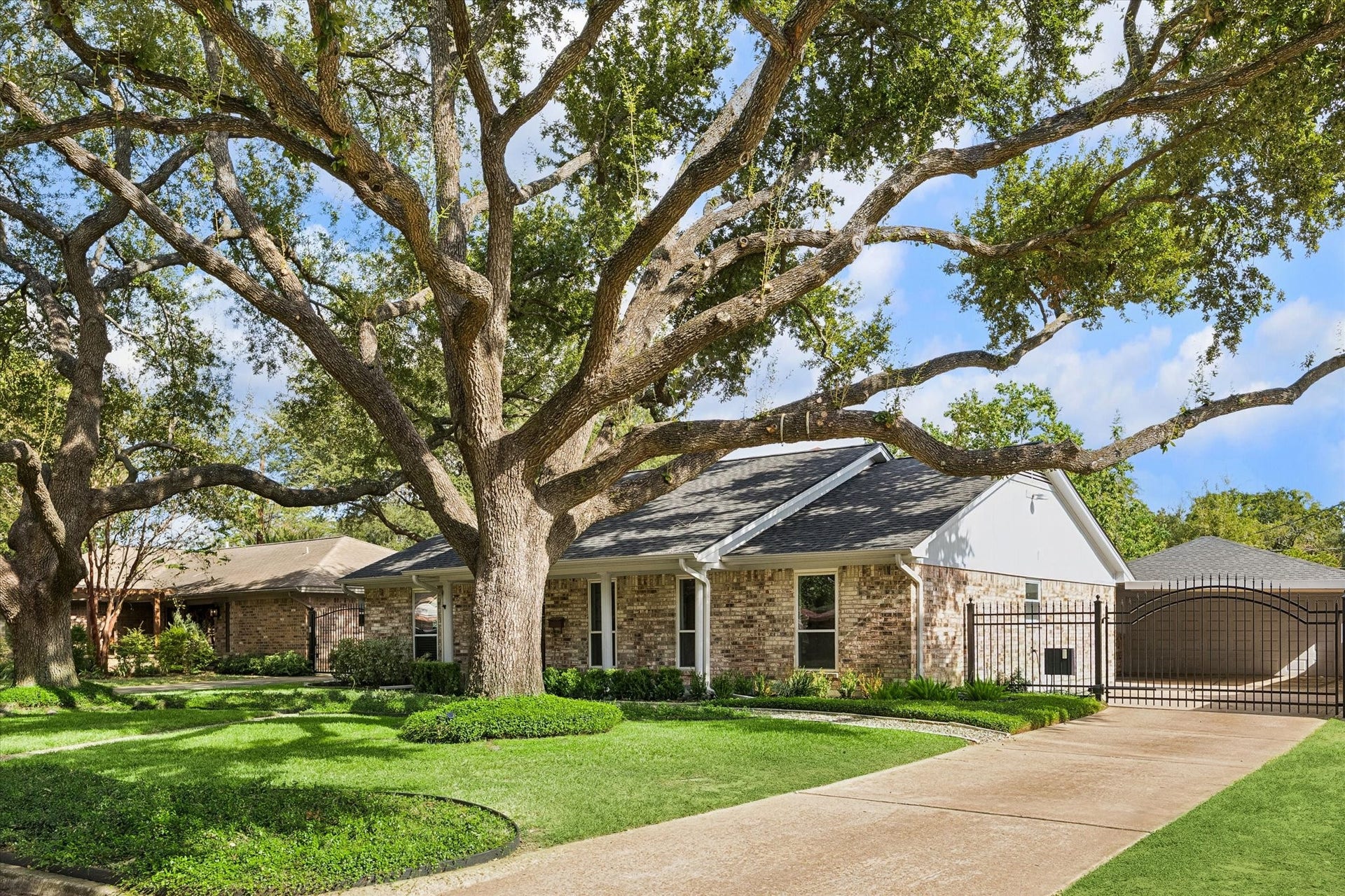 2444 Brookmere Drive, Houston, TX 77008 2444 Brookmere Drive, Houston, TX 77008