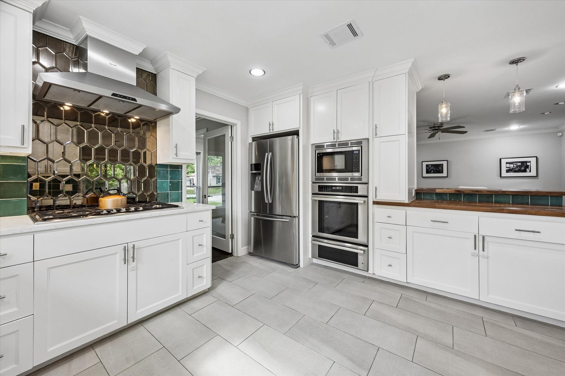 2444 Brookmere Drive, Houston, TX 77008 2444 Brookmere Drive, Houston, TX 77008