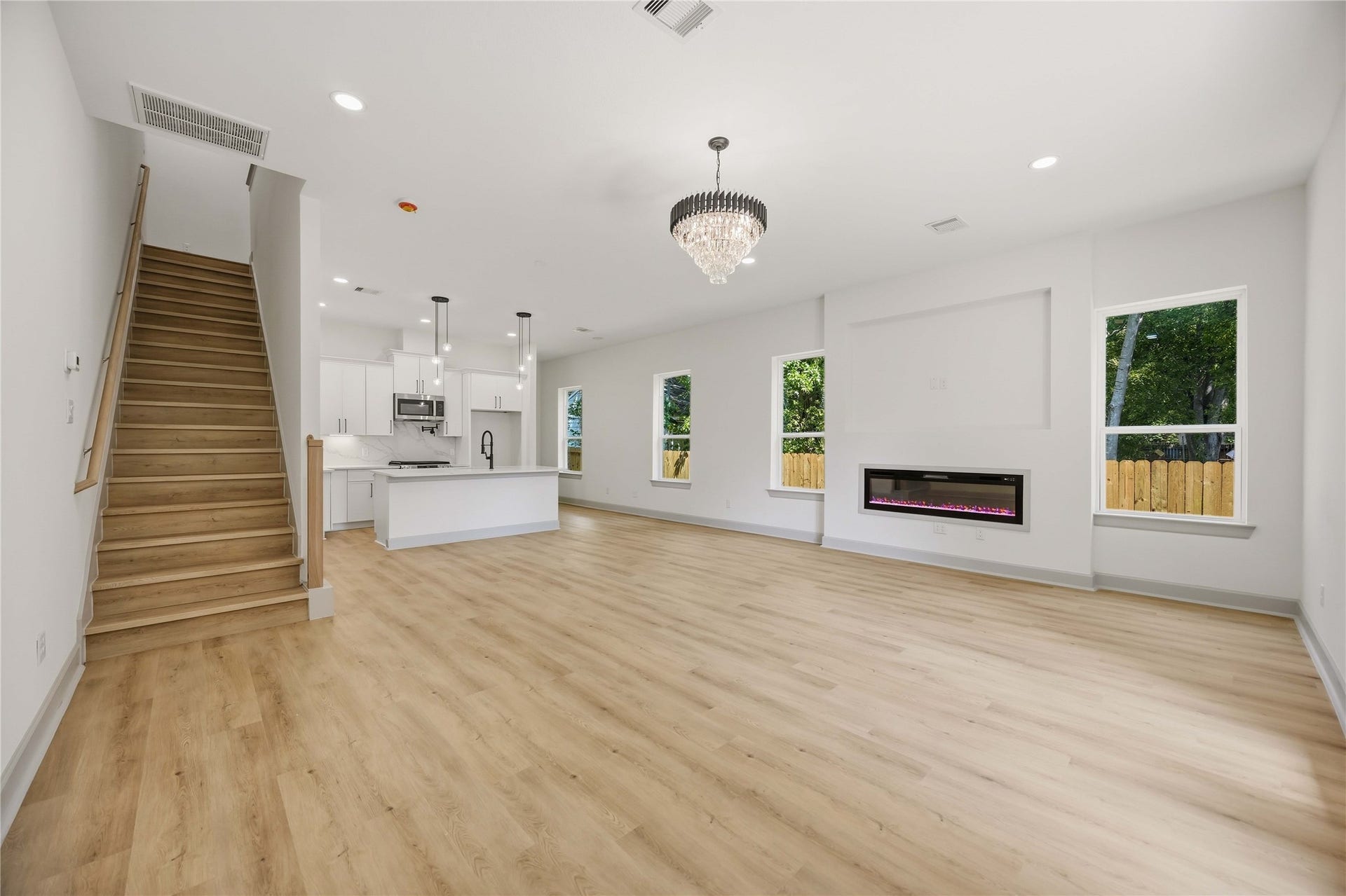 5218 Higgins Street, #A/B, Houston, TX 77033 5218 Higgins Street, #A/B, Houston, TX 77033