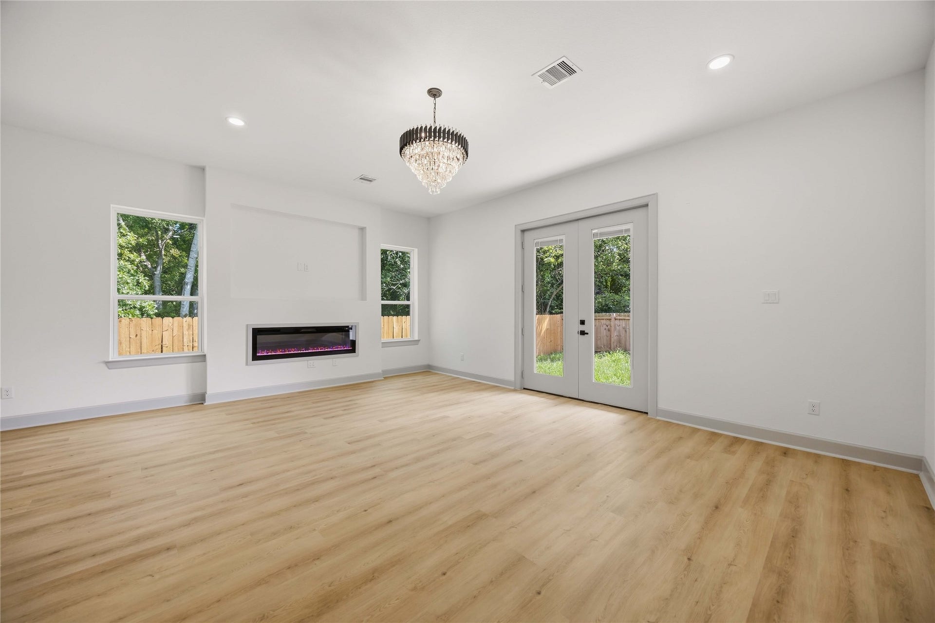 5218 Higgins Street, #A/B, Houston, TX 77033 5218 Higgins Street, #A/B, Houston, TX 77033
