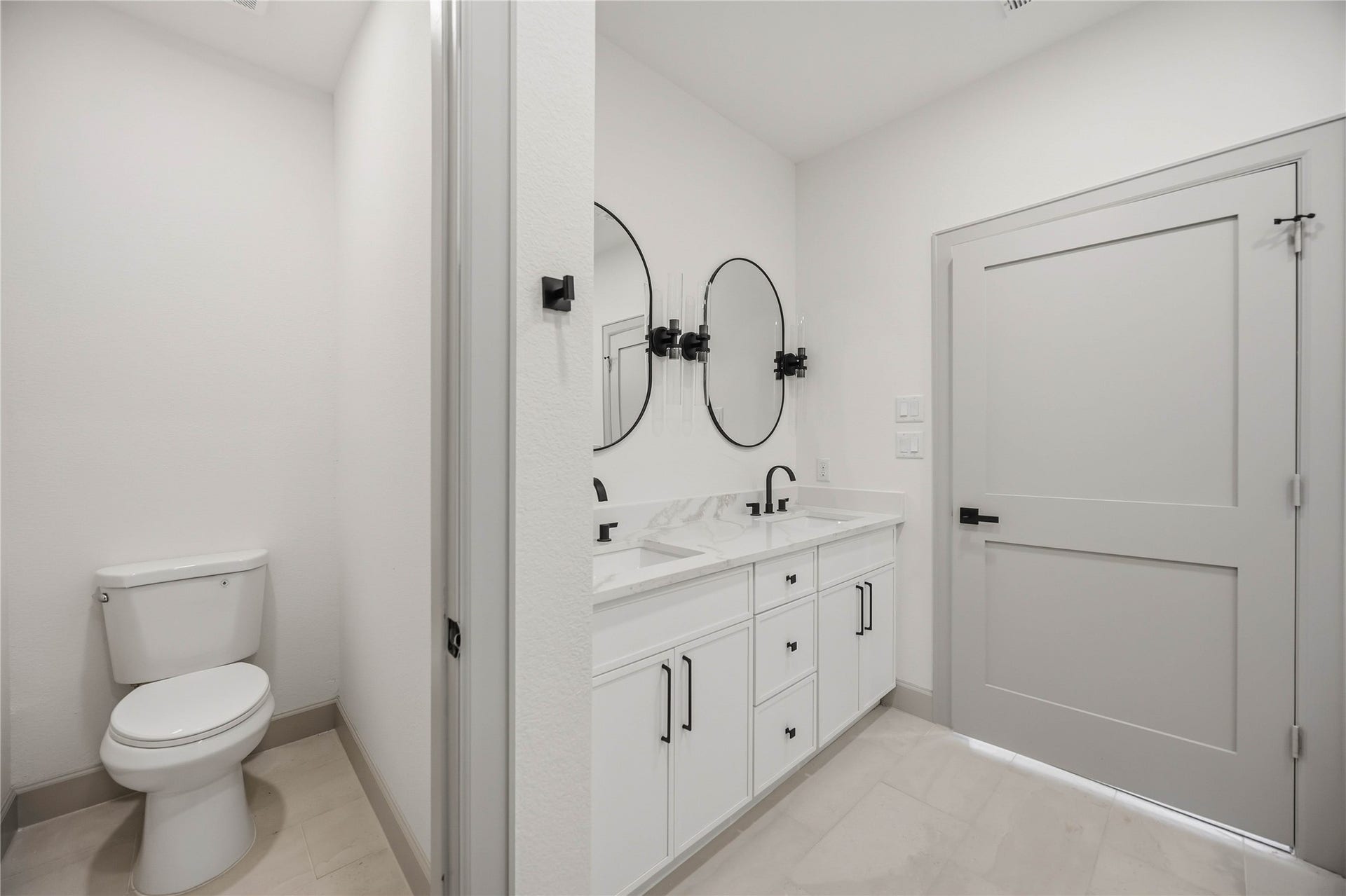 5218 Higgins Street, #A/B, Houston, TX 77033 5218 Higgins Street, #A/B, Houston, TX 77033