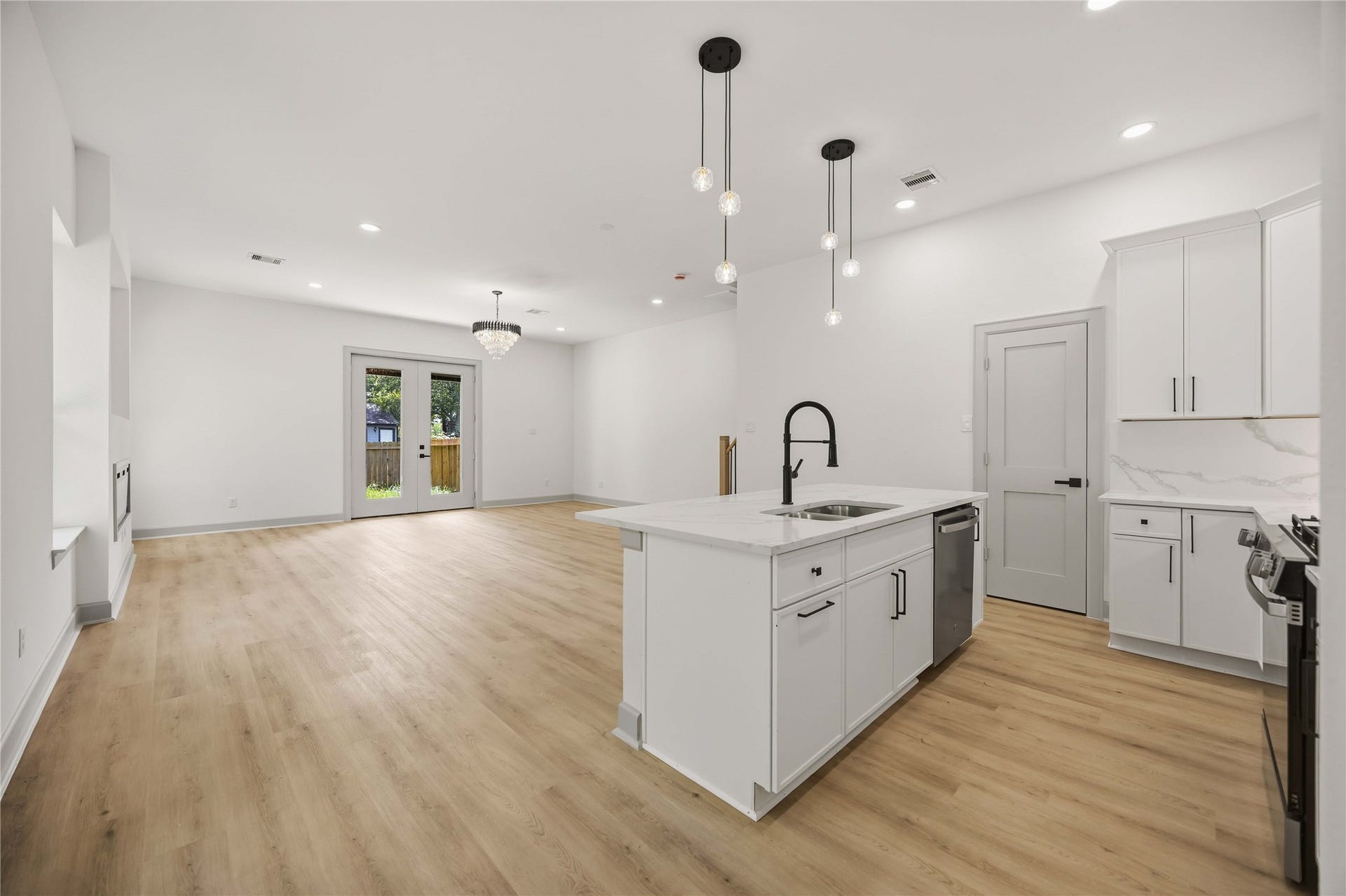 5218 Higgins Street, #A/B, Houston, TX 77033 5218 Higgins Street, #A/B, Houston, TX 77033
