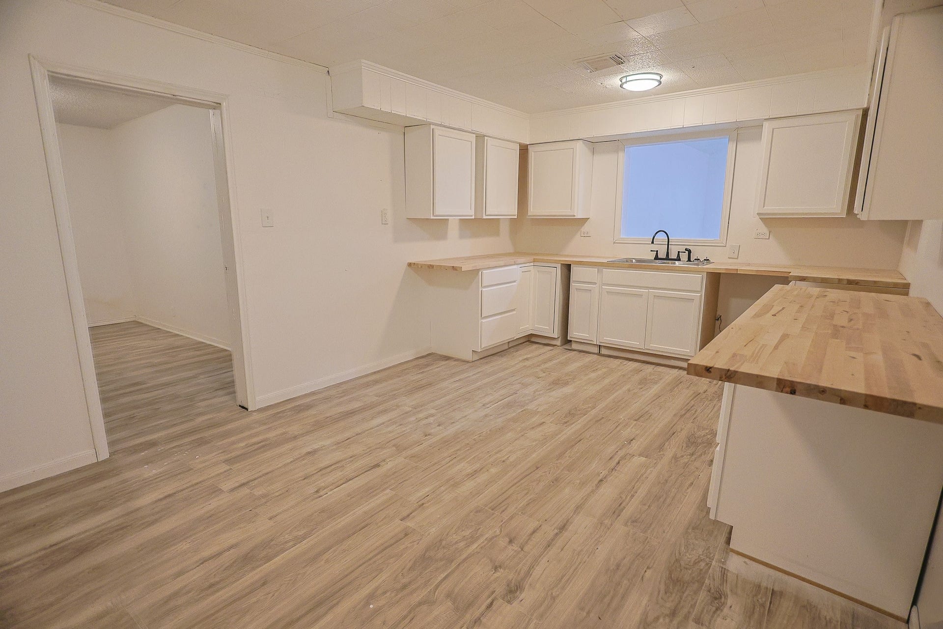 11915 County Road 458, Angleton, TX 77515
