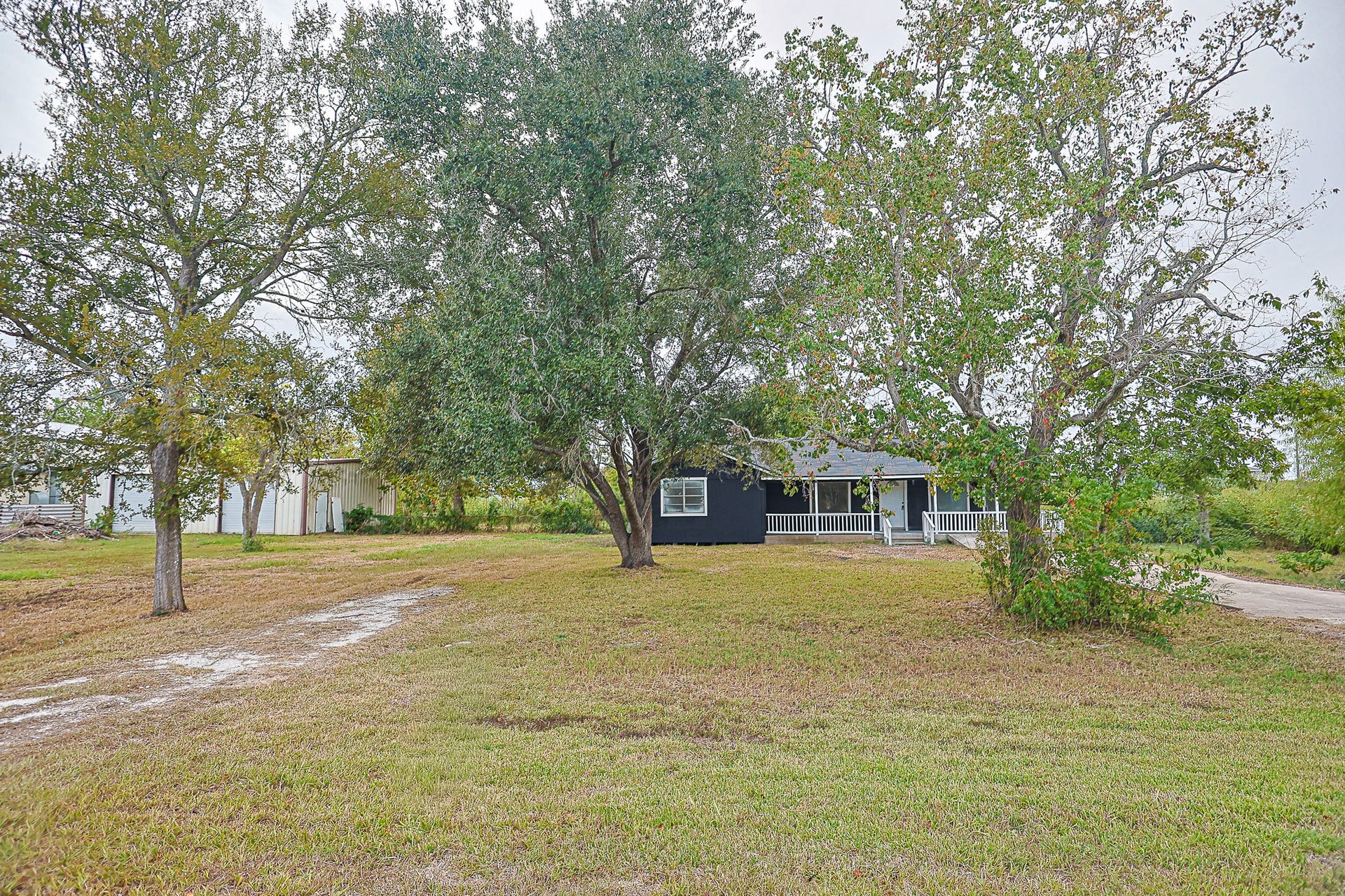 11915 County Road 458, Angleton, TX 77515