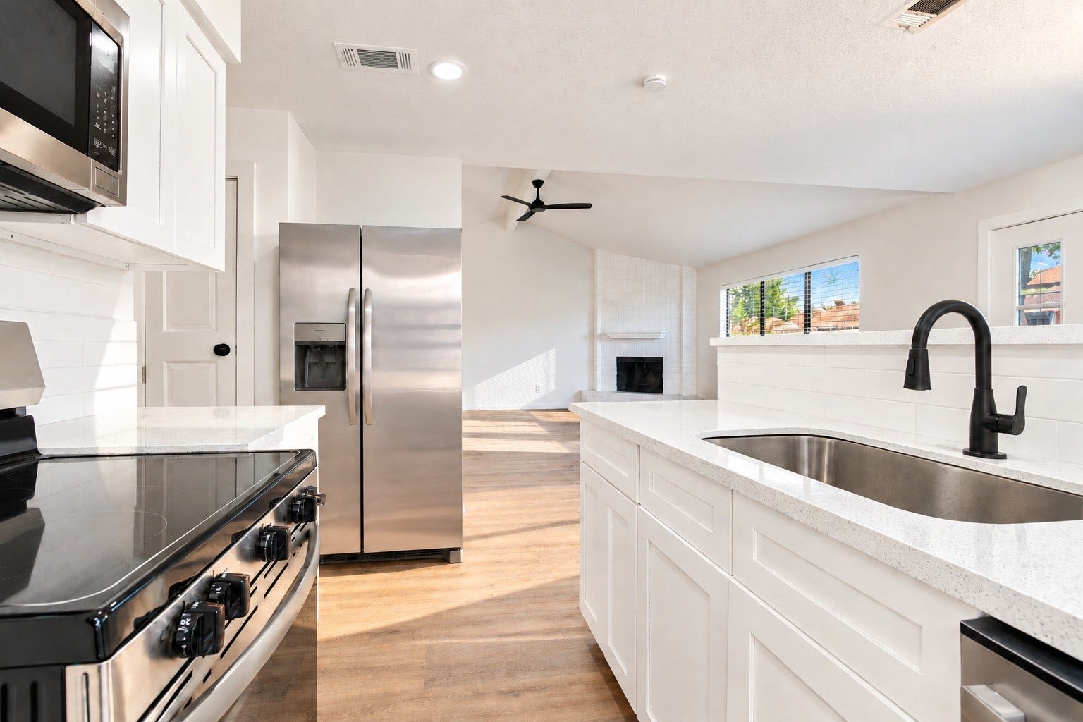All appliances are included with the sale!