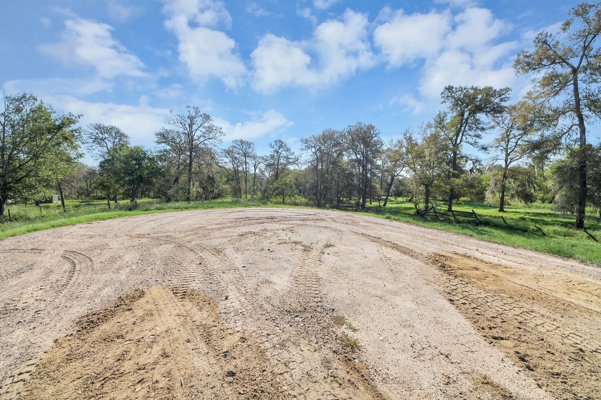 0 Laguna, Needville, TX 77461 Located at the end of Cul-da-sac