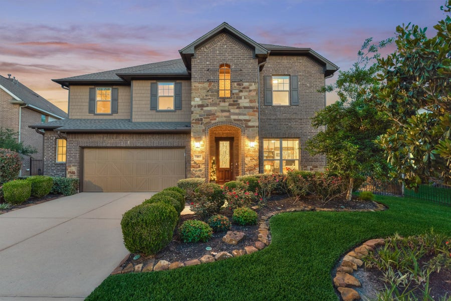 Property photo for 18 Shire Glen Place, The Woodlands, TX