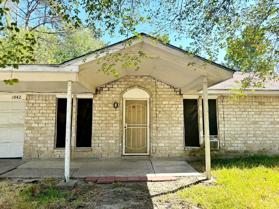Property photo for 9842 Lum Lane, Houston, TX