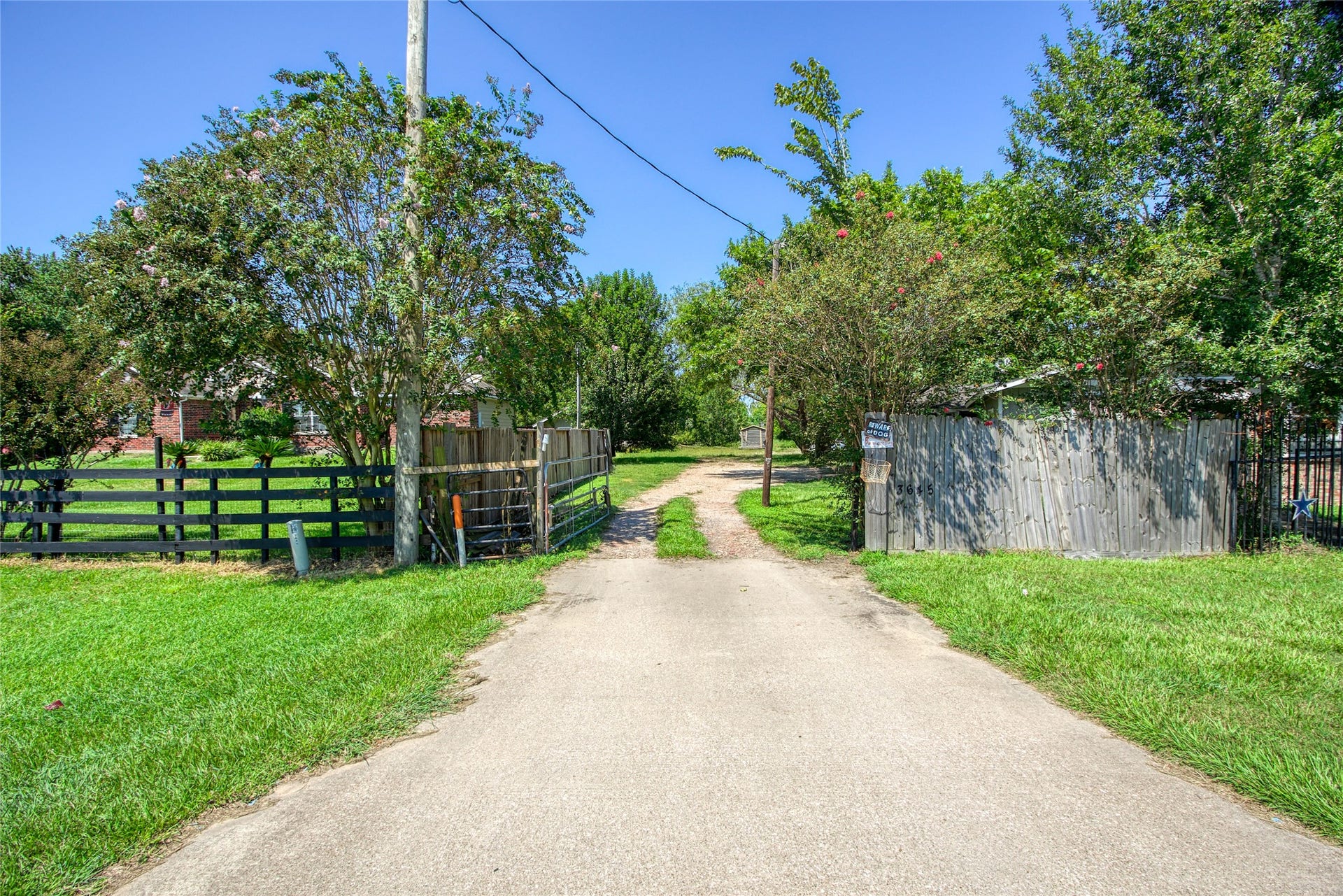 3645 County Road 58, Manvel, TX 77578 Property driveway