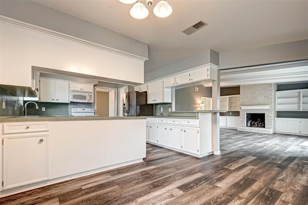 18702 Prince William Lane, Houston, TX 77058 18702 Prince William Lane, Houston, TX 77058
