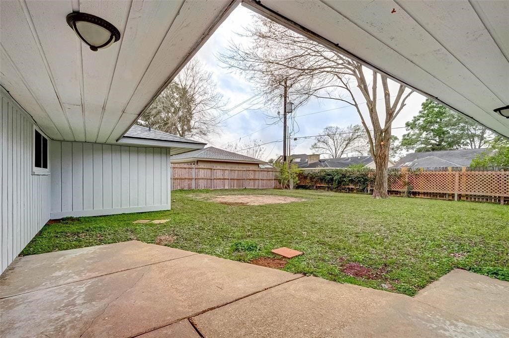 18702 Prince William Lane, Houston, TX 77058 18702 Prince William Lane, Houston, TX 77058