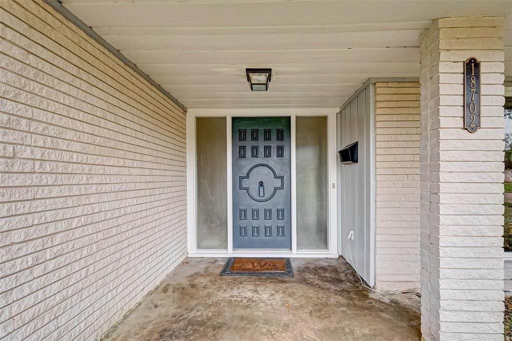 18702 Prince William Lane, Houston, TX 77058 18702 Prince William Lane, Houston, TX 77058