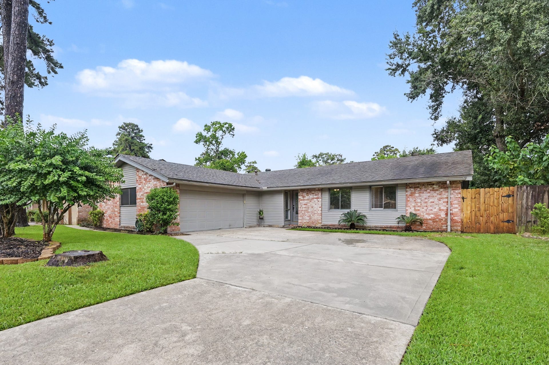 23327 Naples Drive, Spring, TX 77373 23327 Naples Drive, Spring, TX 77373