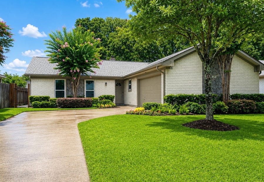 Property photo for 1418 Barrowgate Dr, Sugar Land, TX
