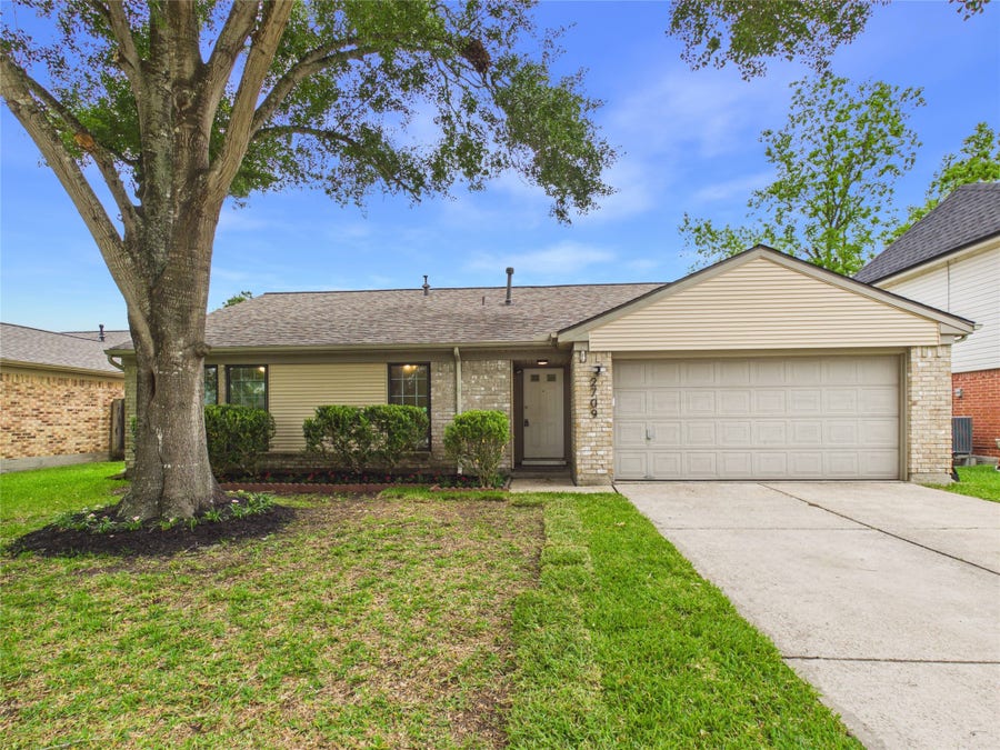 Property photo for 2709 Merrimac Drive, League City, TX