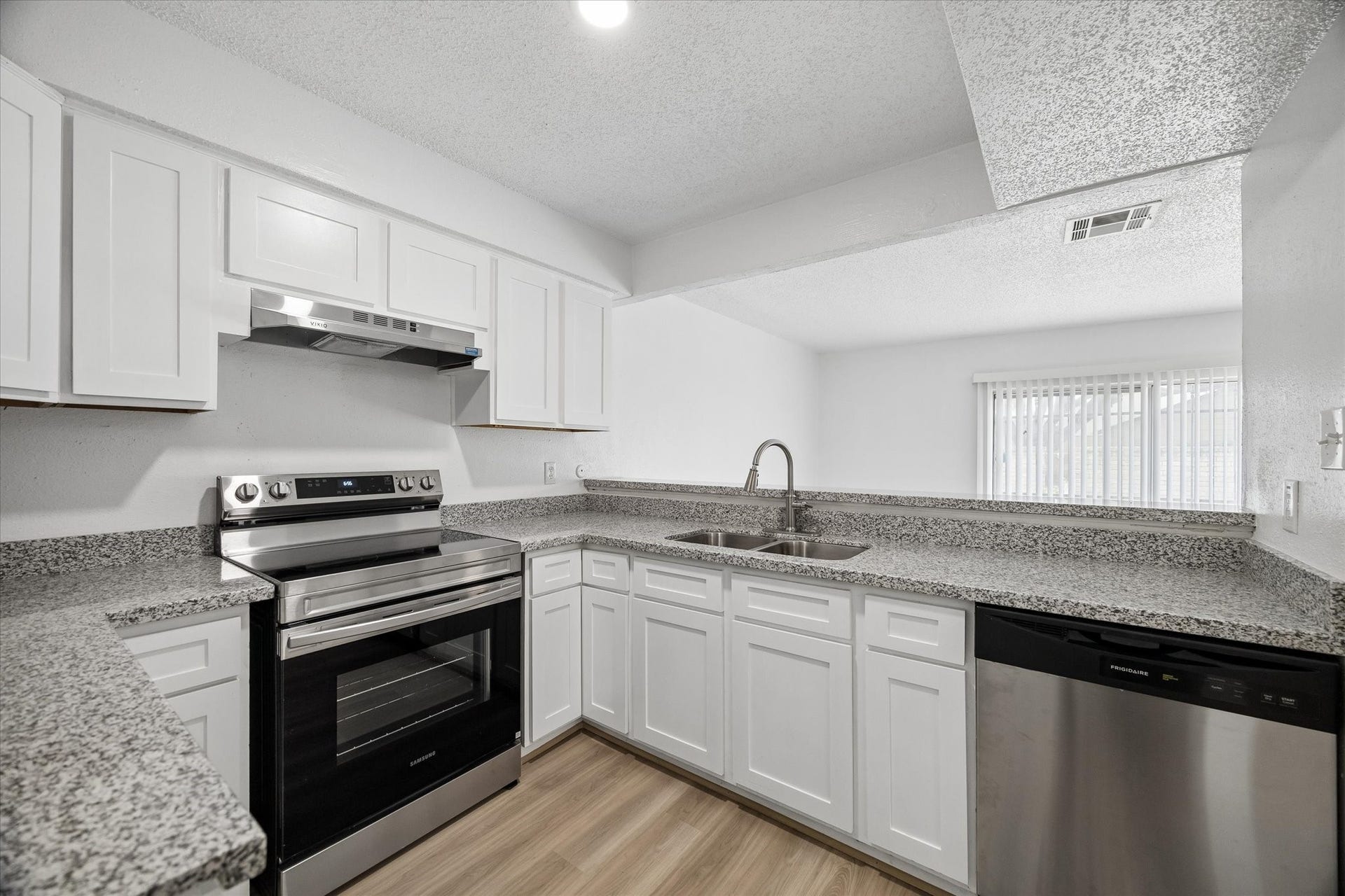 12522 Newbrook Drive, Houston, TX 77072 12522 Newbrook Drive, Houston, TX 77072