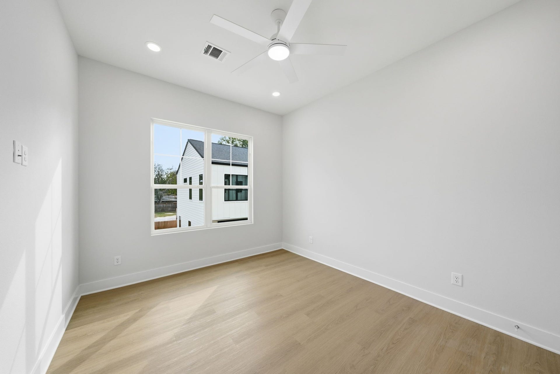 9419 Montridge Drive, #B, Houston, TX 77080 9419 Montridge Drive, #B, Houston, TX 77080