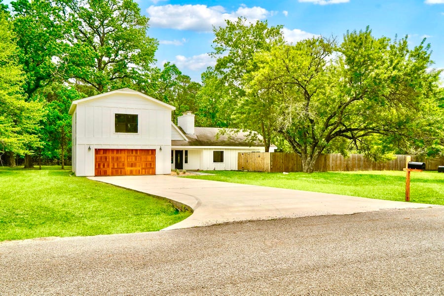 Property photo for 32606 Glenda Drive, Magnolia, TX
