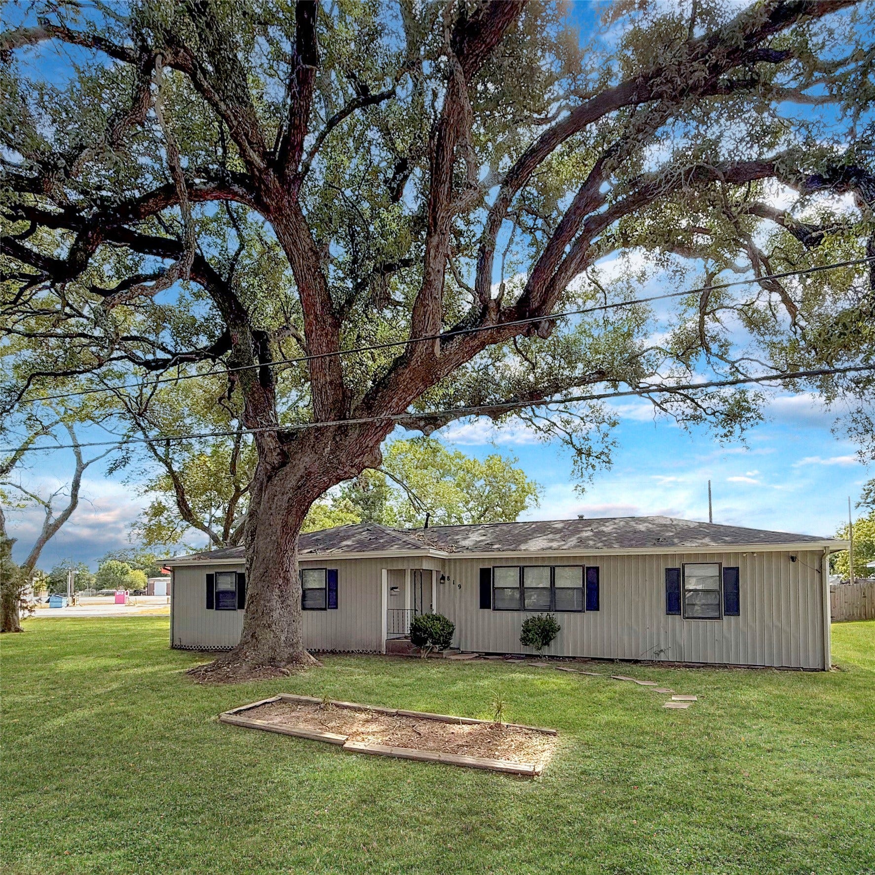 819 W Kyle Road, Clute, TX 77531 819 W Kyle Road, Clute, TX 77531