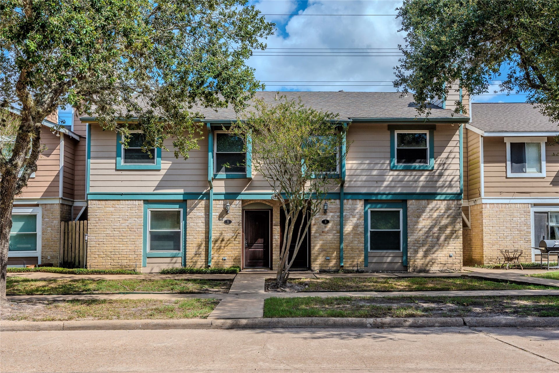 720 Memorial Mews Street, Houston, TX 77079 Four units in one!