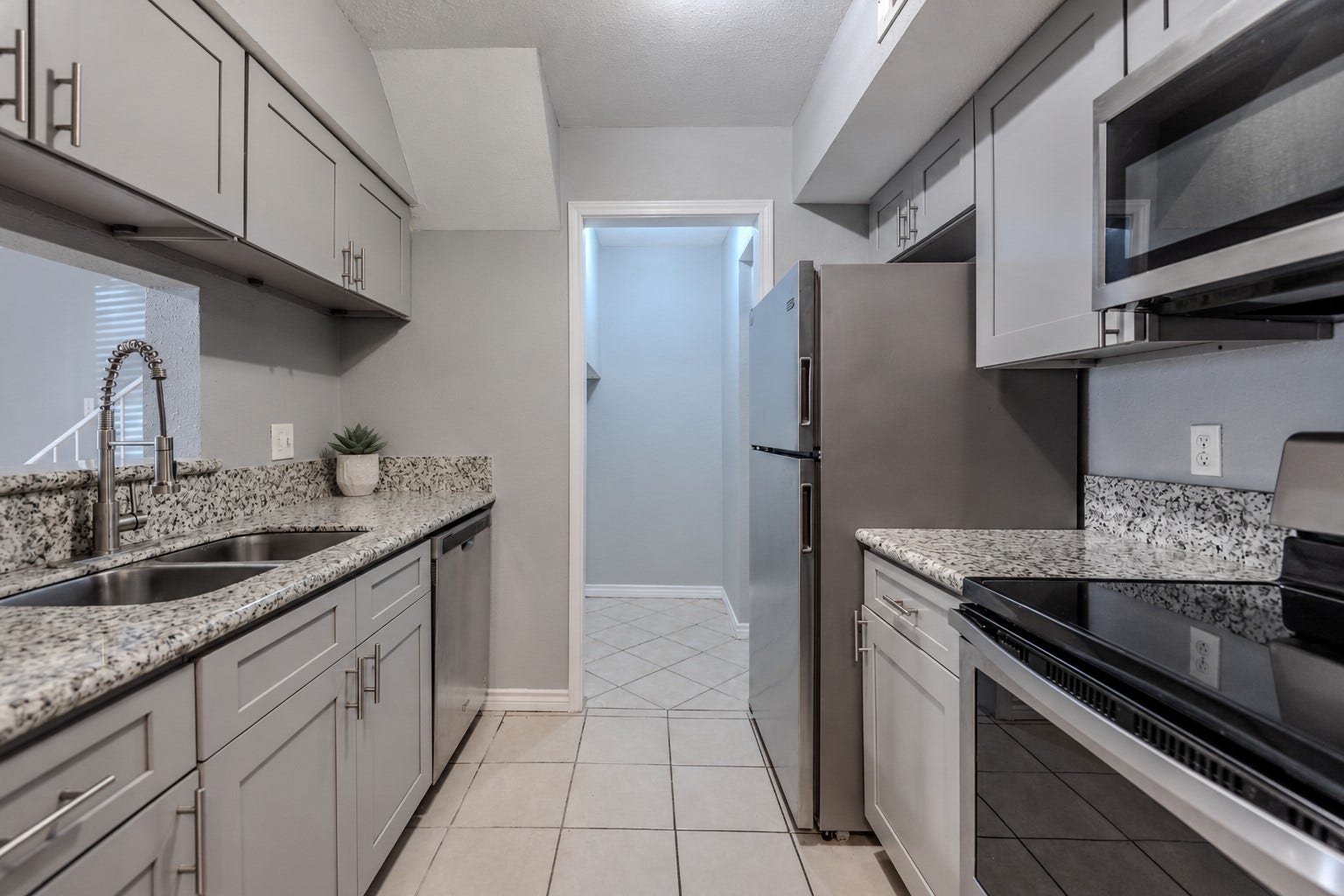 720 Memorial Mews Street, Houston, TX 77079 Unit B