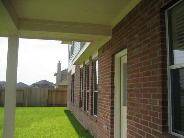 823 Aqua Vista, Richmond, TX 77469 Backyard covered porch