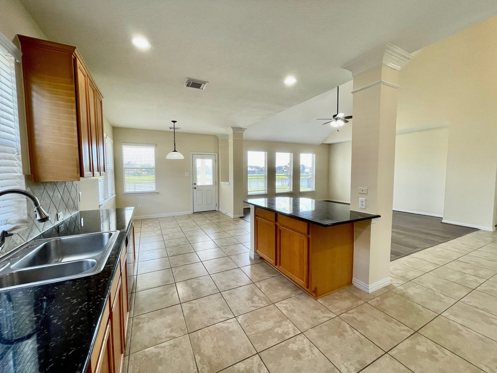 823 Aqua Vista, Richmond, TX 77469 Downstairs common area all have enjoyed marvelous lakeview!