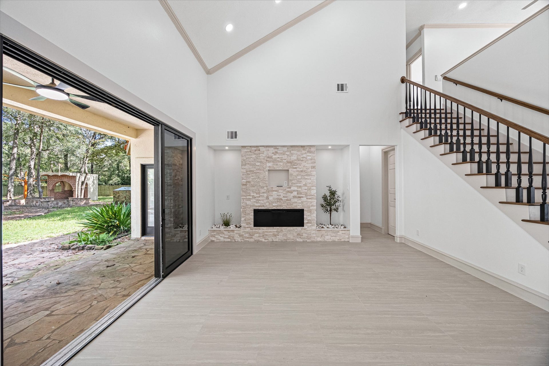 1207 Vista Del Lago Drive, Huffman, TX 77336 1207 Vista Del Lago Drive, Huffman, TX 77336