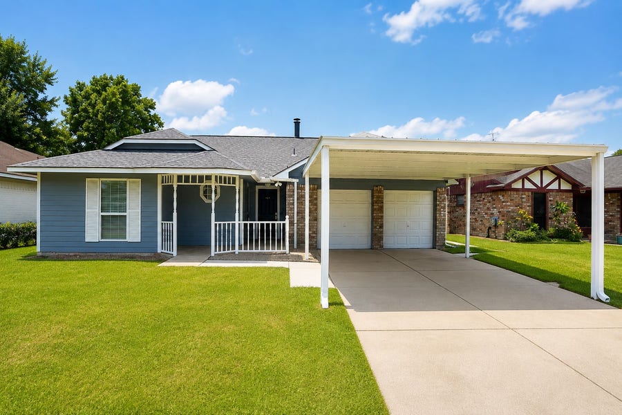 Property photo for 409 Seacrest Boulevard, League City, TX