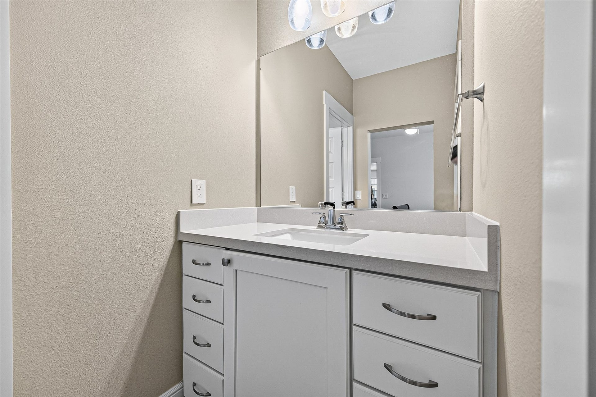 3508 Harvest Dance Drive, Houston, TX 77008 3508 Harvest Dance Drive, Houston, TX 77008