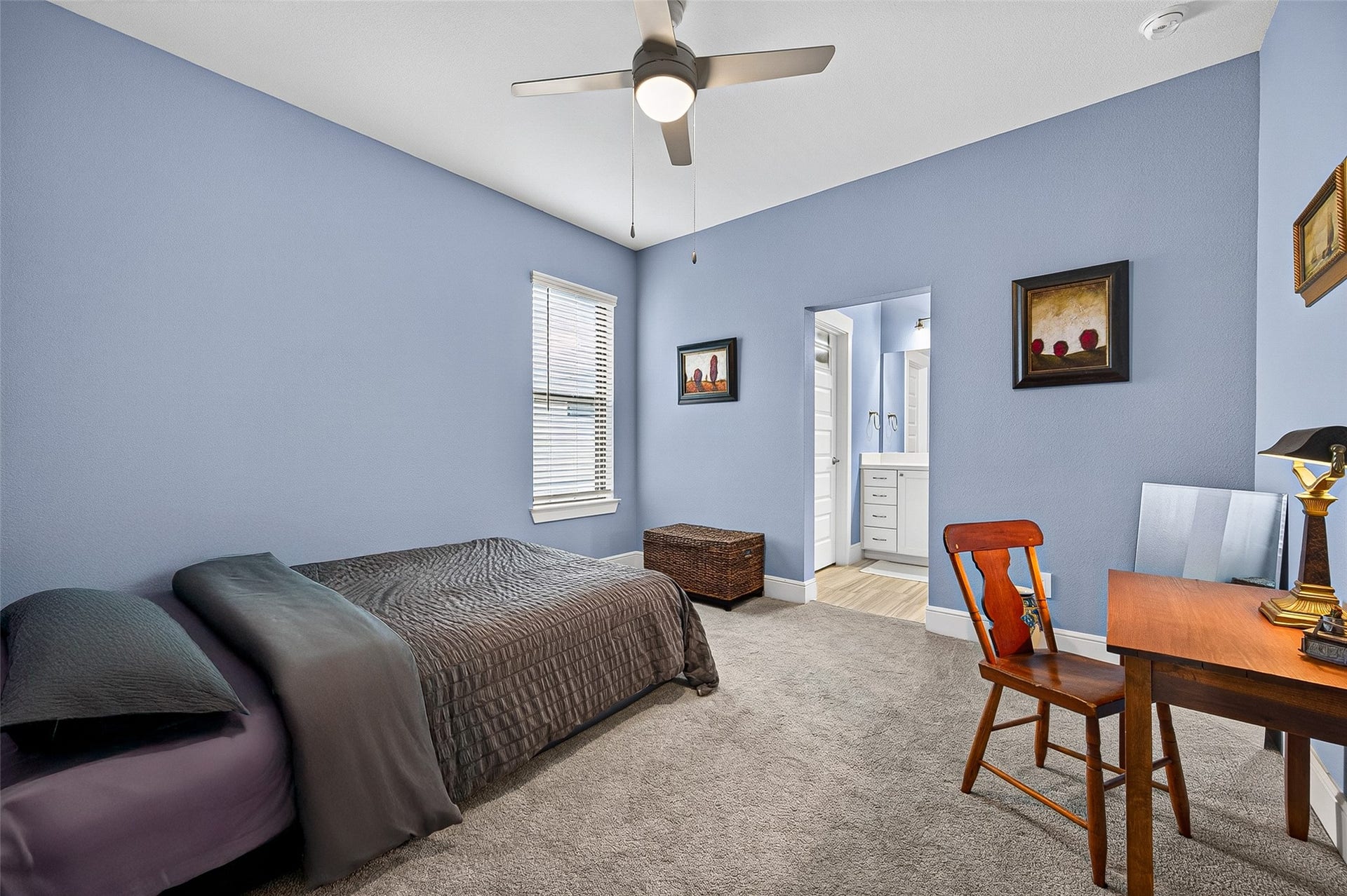 3508 Harvest Dance Drive, Houston, TX 77008 Bedroom #3. Spacious room could accommodate more seating or storage if needed.