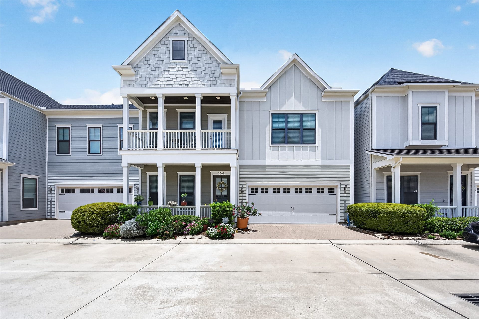 3508 Harvest Dance Drive, Houston, TX 77008 As you enter Timbergrove Trails, you see beyond the gates 3508 Harvest Dance Drive. Beautifully adorned with lush, colorful landscape w/sprinkler system and maintenance included.