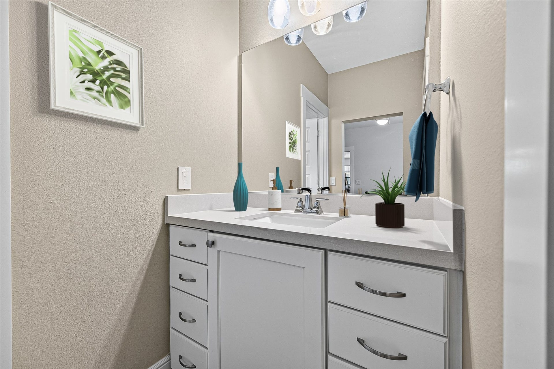 3508 Harvest Dance Drive, Houston, TX 77008 Private Vanity for 2nd Bedroom. Virtually staged. Ample storage.