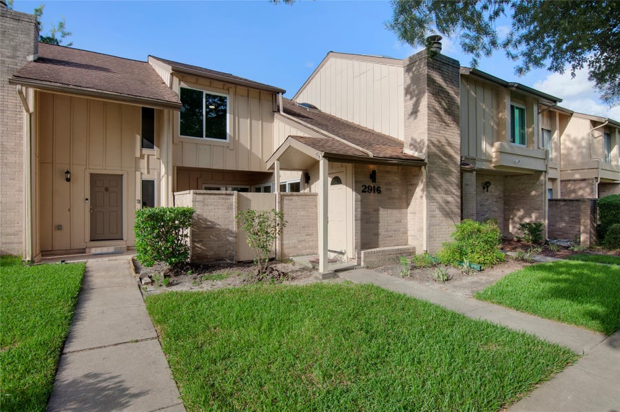 Property photo for 2916 Windchase Blvd, Houston, TX