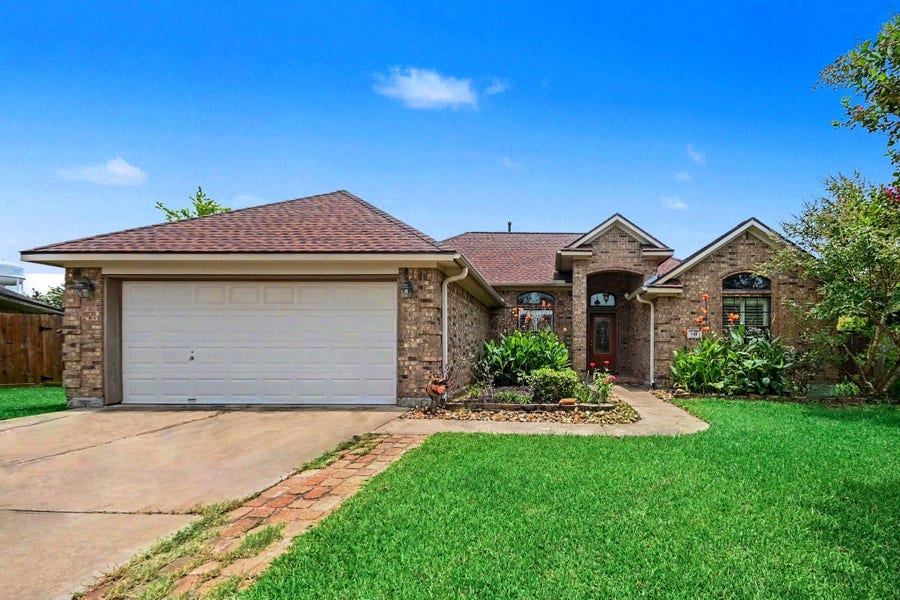 Property photo for 147 Eagle Nest Court, Richwood, TX