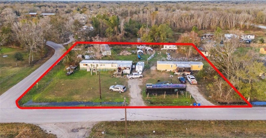 Property photo for 16118 County Road 897, Rosharon, TX