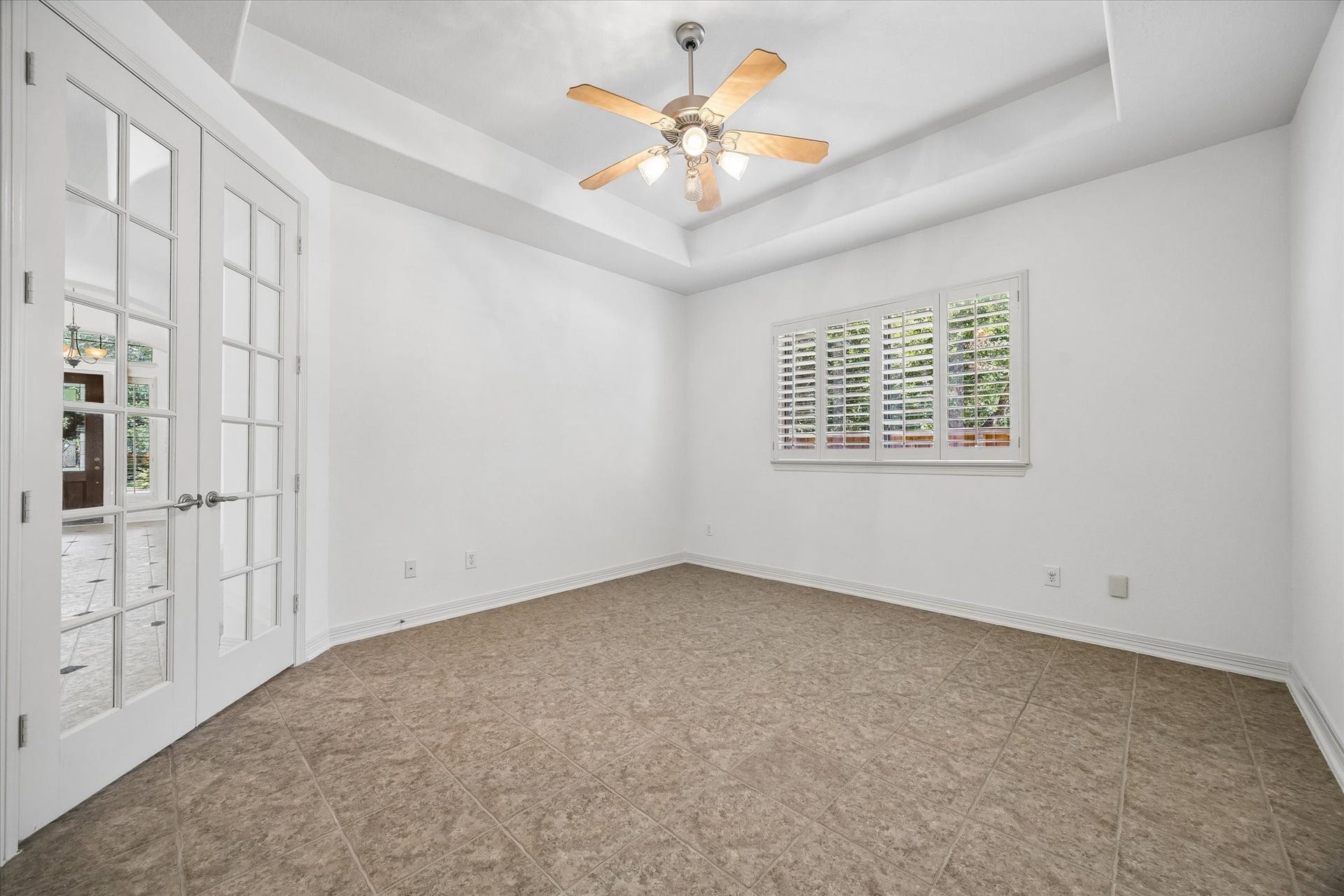 4703 Stonepass Court, Sugar Land, TX 77479 Very versatile extra room!