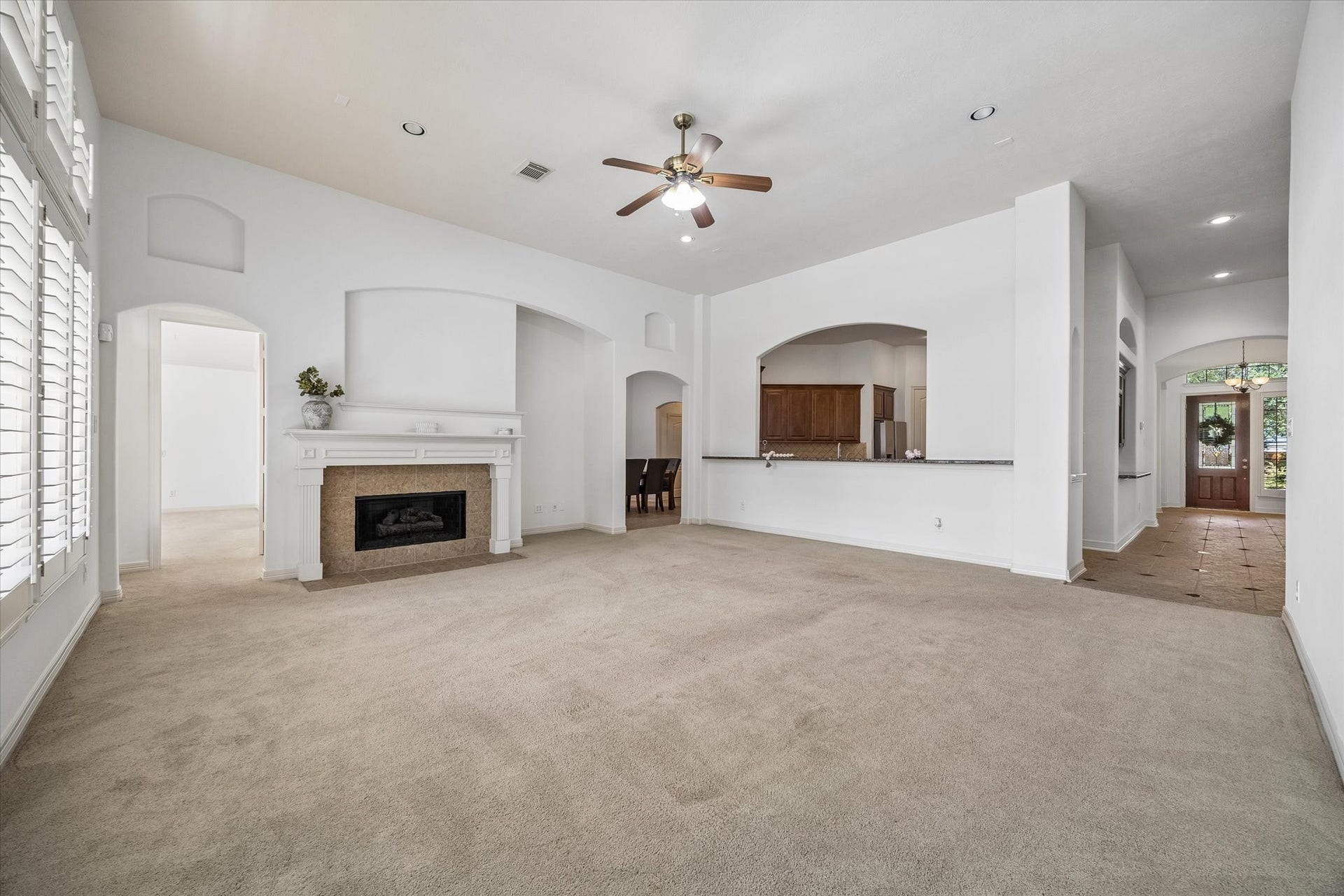 4703 Stonepass Court, Sugar Land, TX 77479 Spacious Living Area!