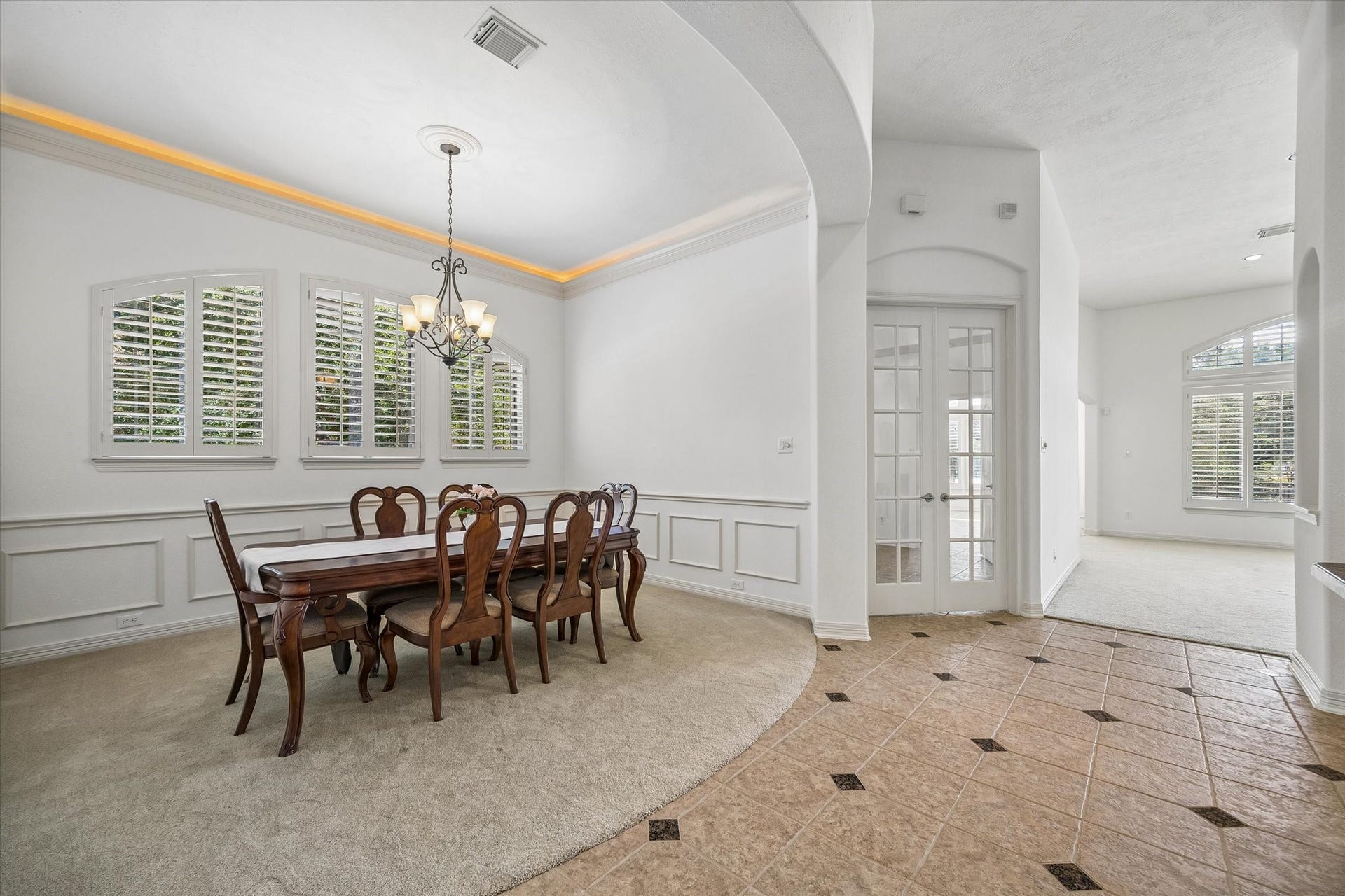 4703 Stonepass Court, Sugar Land, TX 77479 Great space for holidays with family!