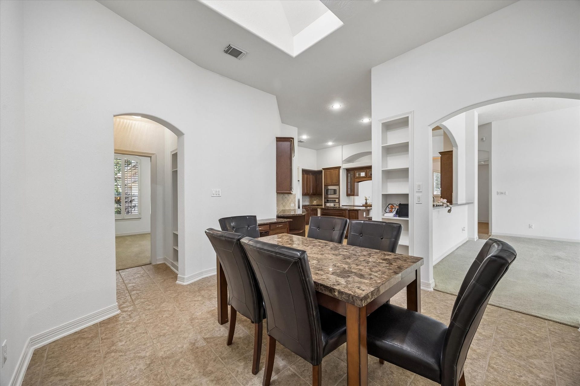 4703 Stonepass Court, Sugar Land, TX 77479 Breakfast area!