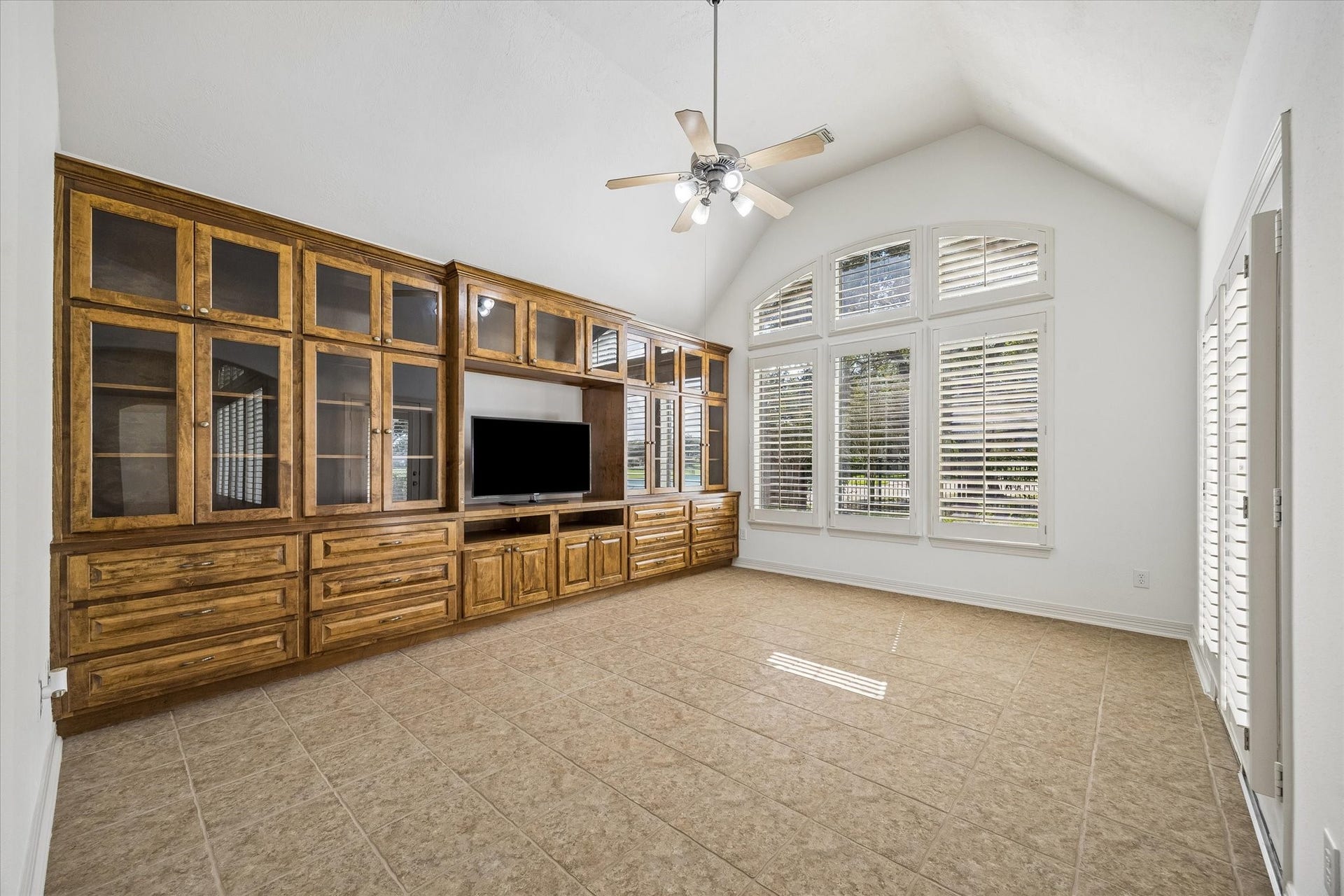 4703 Stonepass Court, Sugar Land, TX 77479 Formal living area!