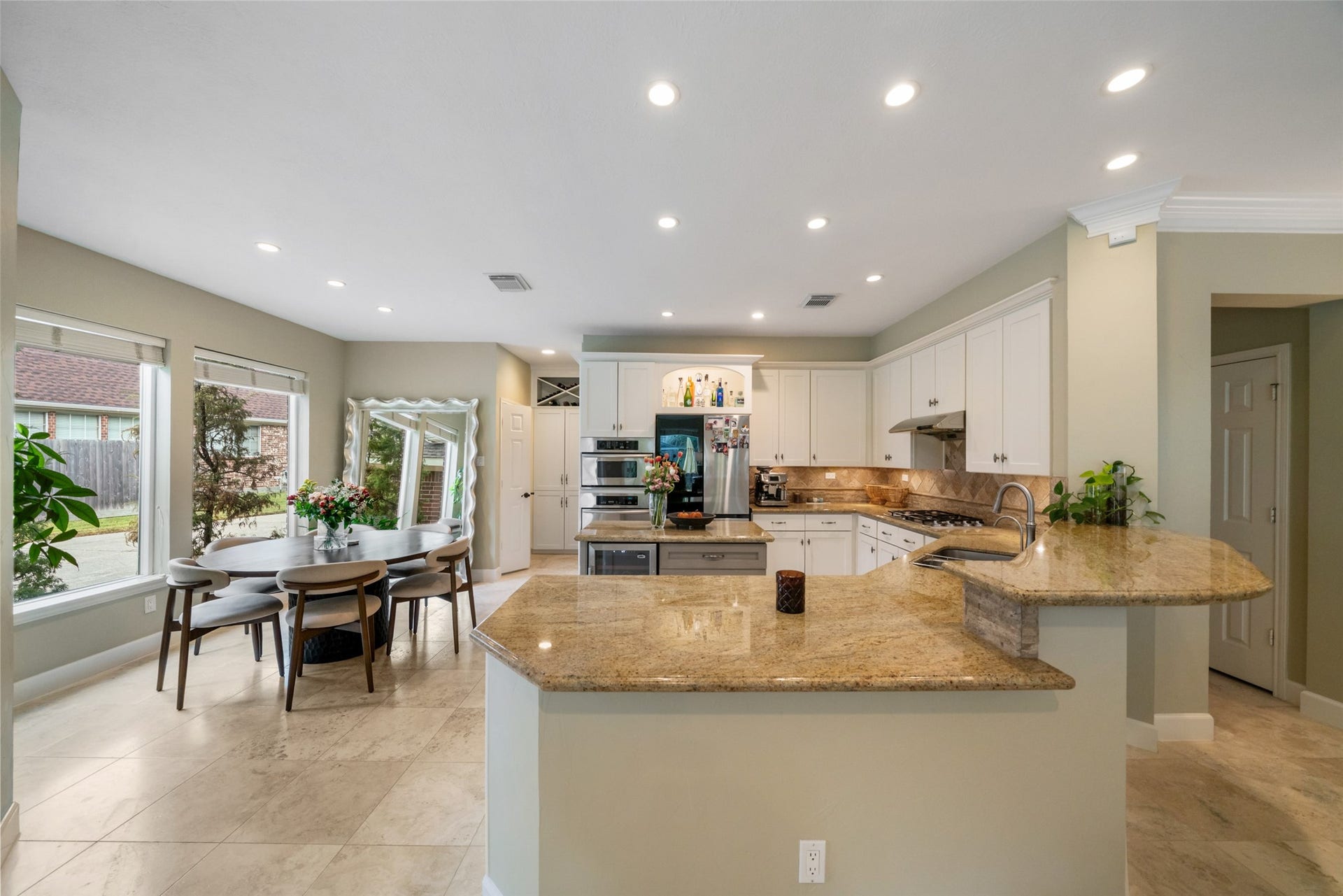 3507 Aspen Glen Lane, Spring, TX 77388 Extremely functional kitchen with breakfast nook and high bar.