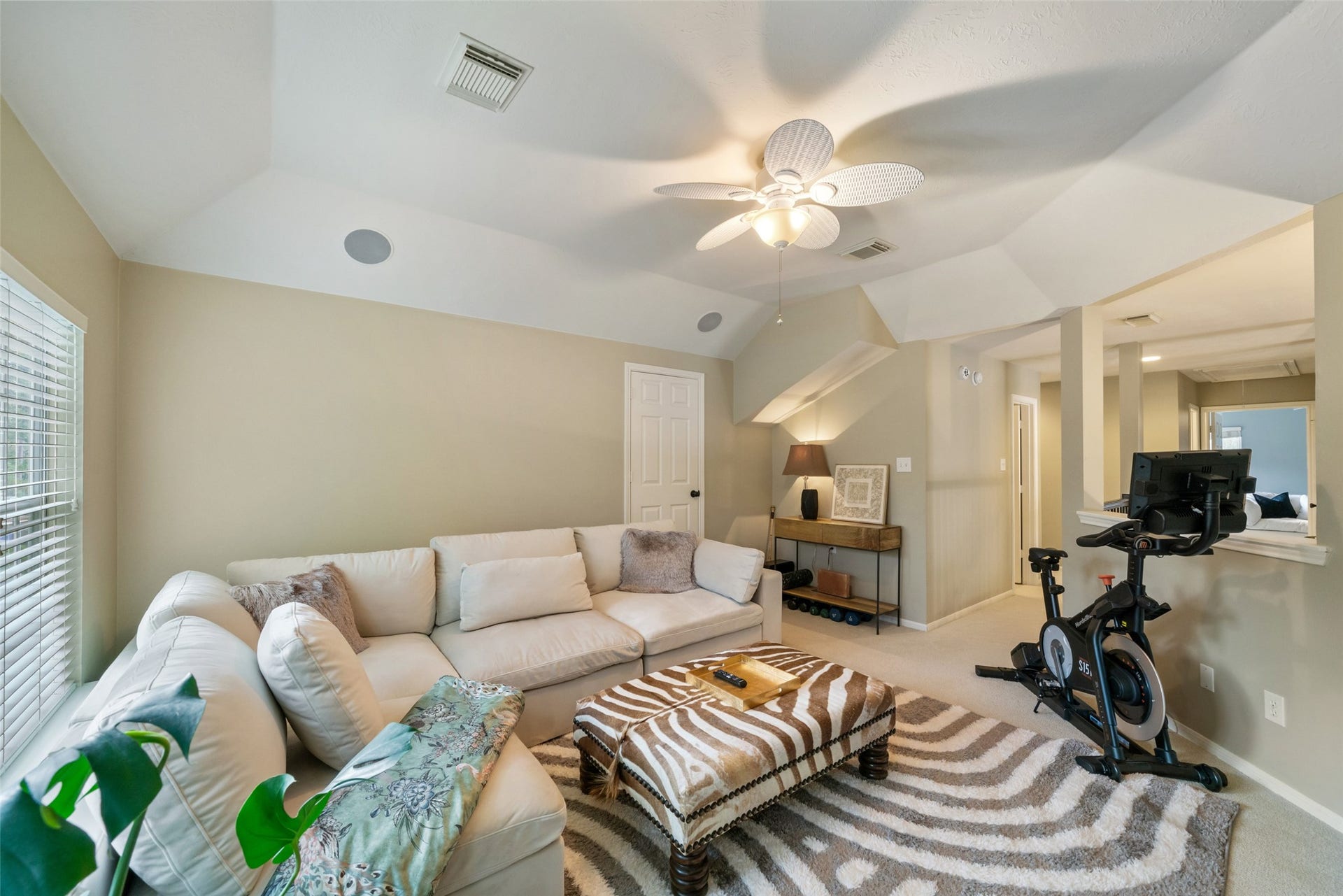 3507 Aspen Glen Lane, Spring, TX 77388 Behind the door is a fully climate-controlled room. Once again meeting all your storage needs! Keep all the decorations clean and easily accessible during the year.