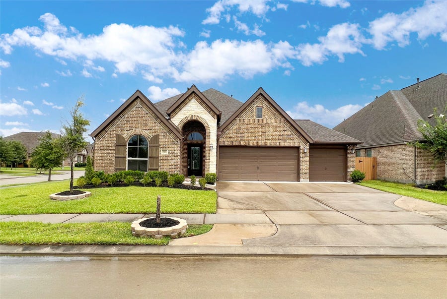 Property photo for 28203 Checker Bend Lane, Spring, TX