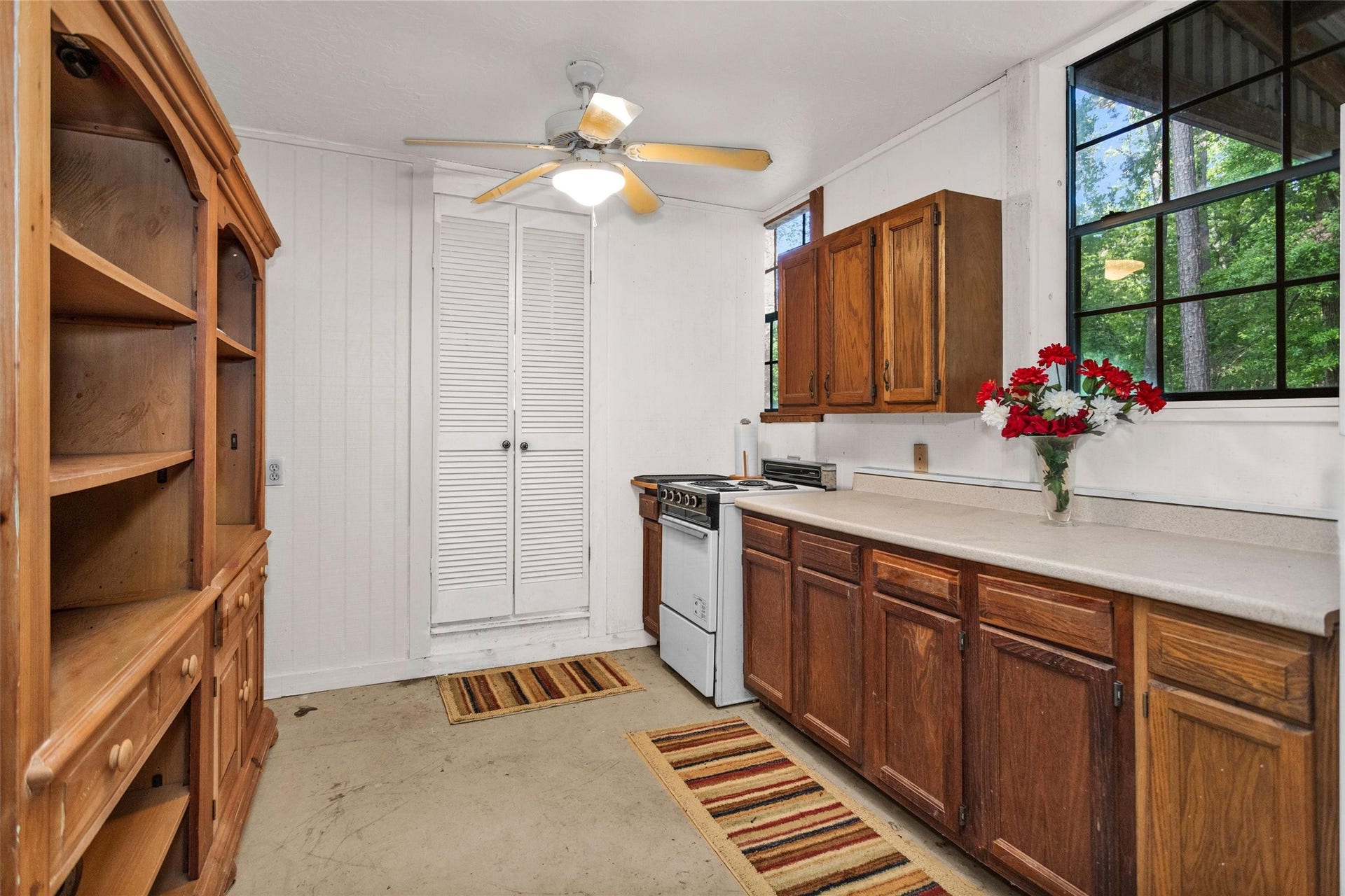 13250 FM 830, Willis, TX 77318
